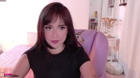 Snapshot of pau_cute chatting on August 1, 2026, 4:01 am Sofa online show from August 1, 2026, 4:01 am