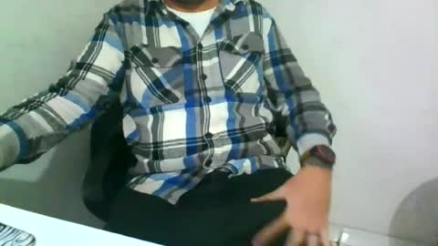Snapshot of pau_transante69 chatting on June 15, 2026, 8:00 pm pau_transante69 online show from June 15, 2026, 8:00 pm