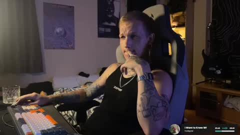 Snapshot of paul_razor chatting on May 31, 2026, 9:27 pm Paul online show from May 31, 2026, 9:27 pm