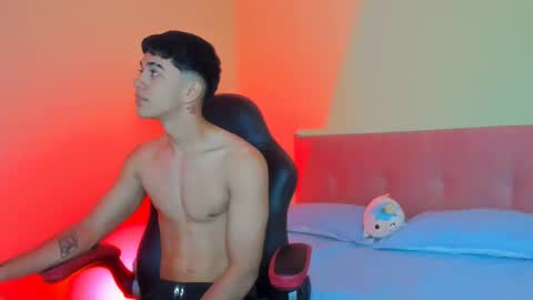 paul_sexycock online show from February 7, 2025, 3:30 pm