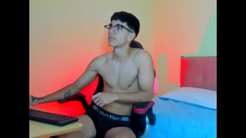 paul_sexycock online show from February 11, 2025, 6:22 pm