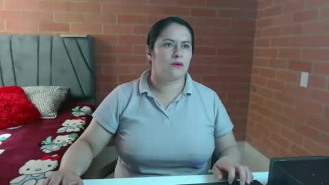 paula__117 online show from April 1, 2026, 7:11 pm