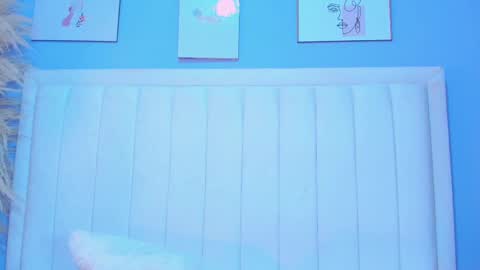 Pau online show from February 26, 2025, 10:53 pm