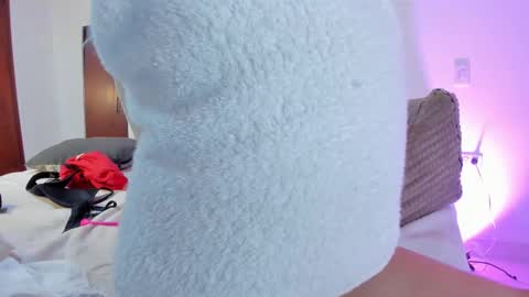 Snapshot of paula_perez07 chatting on December 20, 2024, 4:20 am Paula perez - online show from December 20, 2024, 4:20 am