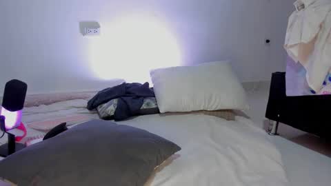 Snapshot of paula_perez07 chatting on February 25, 2025, 4:03 am Paula perez - online show from February 25, 2025, 4:03 am