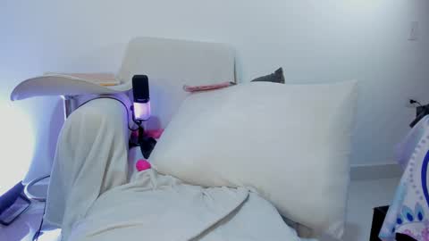 Snapshot of paula_perez07 chatting on March 7, 2025, 8:13 am Paula perez - online show from March 7, 2025, 8:13 am