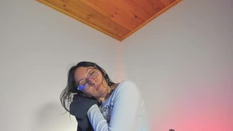 Snapshot of paula_perez07 chatting on October 23, 2025, 3:50 am Paula perez - online show from October 23, 2025, 3:50 am