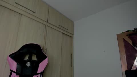 Snapshot of paula_princexxx chatting on December 17, 2024, 5:29 am paula princexx online show from December 17, 2024, 5:29 am