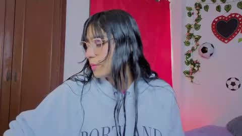 Paula  online show from July 18, 2026, 7:39 pm