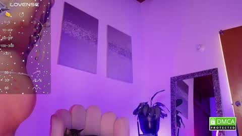 Paula Toro  online show from June 5, 2026, 1:28 pm