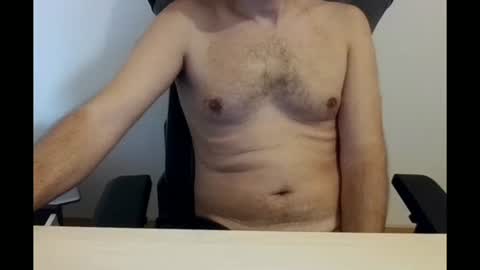 paulbazo83 online show from November 3, 2025, 10:05 am