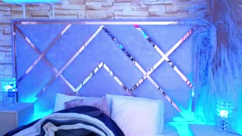 paulette_dupont_ online show from June 25, 2026, 2:22 am