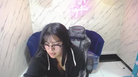 Live 800am 200pm COLOMBIAN HOUR online show from March 12, 2025, 8:41 pm