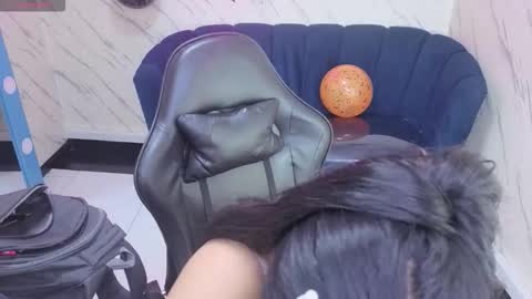 Live 800am 200pm COLOMBIAN HOUR online show from October 30, 2025, 1:12 pm