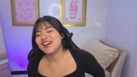 Snapshot of paulette_v chatting on February 6, 2026, 1:36 pm Live 800am 200pm COLOMBIAN HOUR online show from February 6, 2026, 1:36 pm