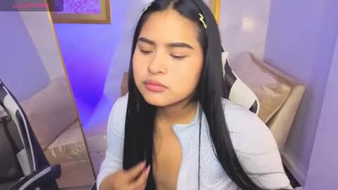 Snapshot of paulette_v chatting on March 19, 2026, 1:15 pm Live 800am 200pm COLOMBIAN HOUR online show from March 19, 2026, 1:15 pm