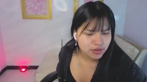 Snapshot of paulette_v chatting on May 20, 2026, 12:22 pm Live 800am 200pm COLOMBIAN HOUR online show from May 20, 2026, 12:22 pm