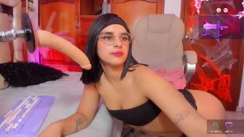 paulha_miller online show from October 10, 2025, 12:15 pm