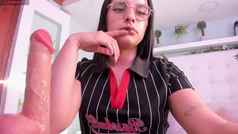 paulha_miller online show from November 1, 2025, 11:56 am