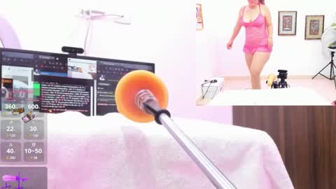 Paulina Davis  online show from January 14, 2025, 3:32 am