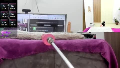 Paulina Davis  online show from June 7, 2026, 1:10 am
