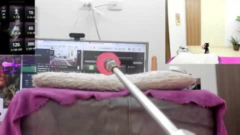 Paulina Davis  online show from July 5, 2026, 10:06 pm