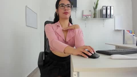 Snapshot of paulina_dossantos chatting on January 18, 2026, 6:34 pm paulina online show from January 18, 2026, 6:34 pm