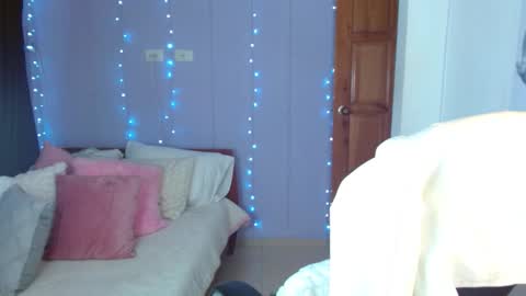 paulina online show from October 24, 2025, 3:52 pm