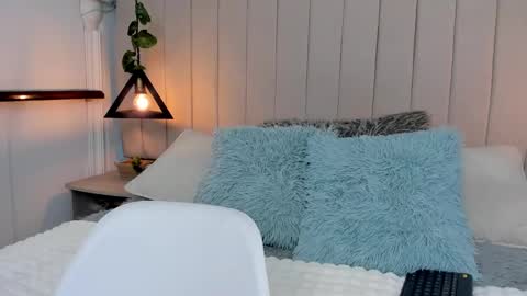 PAULINA  online show from March 11, 2025, 8:53 pm