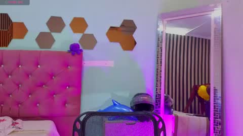 Paulina  online show from June 30, 2026, 7:26 pm