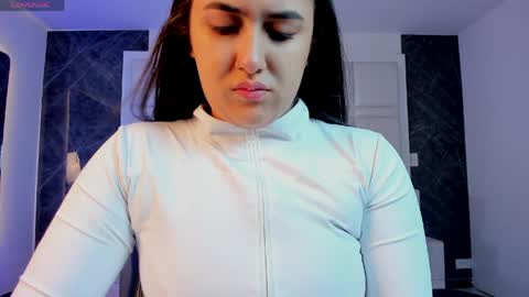 Paulina  online show from May 20, 2026, 11:27 am