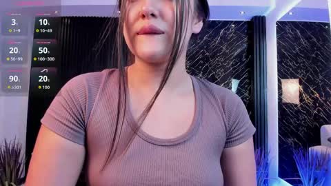 Paulina  online show from May 28, 2026, 11:40 am