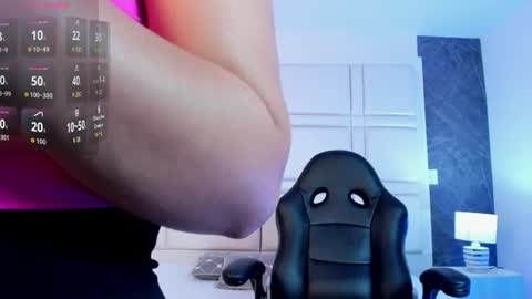 Paulina  online show from June 12, 2026, 12:15 pm