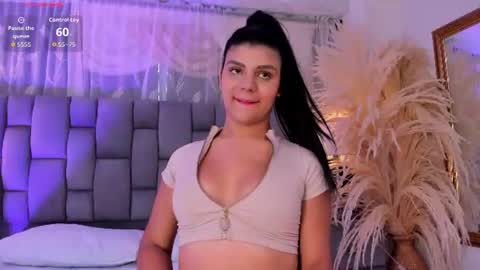 Snapshot of paulinabelle chatting on July 22, 2026, 2:20 pm Paulina Belle online show from July 22, 2026, 2:20 pm