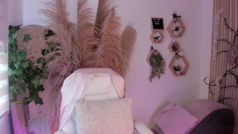 Snapshot of paulinacostello chatting on March 11, 2026, 5:19 pm Estefania online show from March 11, 2026, 5:19 pm