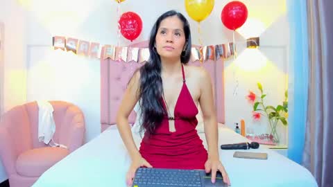 paulinavera online show from May 19, 2026, 1:28 pm