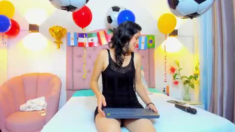 paulinavera online show from June 13, 2026, 1:53 pm