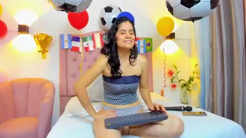 paulinavera online show from June 19, 2026, 2:10 pm