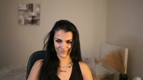 Pauline online show from June 14, 2026, 1:13 pm