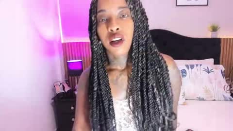 Pauline online show from April 12, 2026, 1:21 am