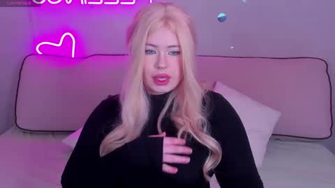 Snapshot of pauline_moore chatting on May 24, 2026, 9:36 am Erica online show from May 24, 2026, 9:36 am