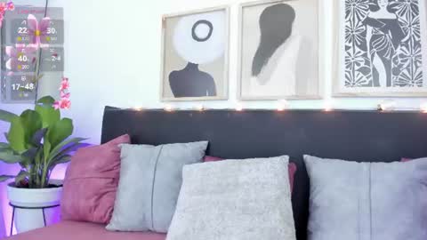 Snapshot of pauline_peach_ chatting on July 20, 2026, 2:41 pm Pauline online show from July 20, 2026, 2:41 pm