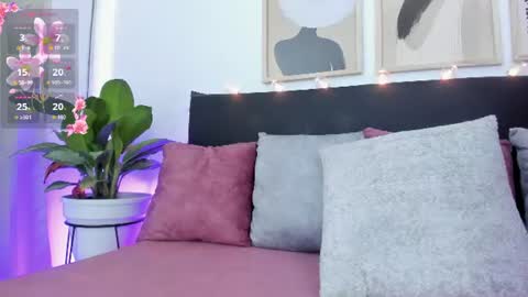 Snapshot of pauline_peach_ chatting on July 26, 2026, 2:02 pm Pauline online show from July 26, 2026, 2:02 pm