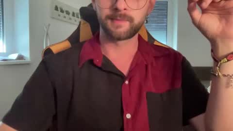 love bush online show from October 6, 2025, 2:14 pm