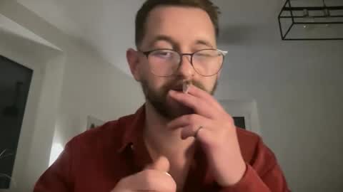 Snapshot of paulsimpsn chatting on May 17, 2026, 7:10 pm love bush online show from May 17, 2026, 7:10 pm