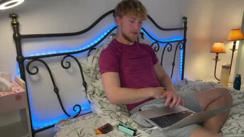 Snapshot of pavelrey chatting on May 7, 2026, 7:58 am Pavel online show from May 7, 2026, 7:58 am