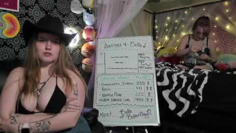 ArtsyHeartsyy online show from January 2, 2025, 4:52 am
