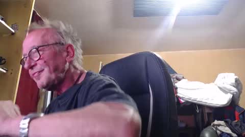 Snapshot of pc8474408 chatting on September 10, 2025, 2:33 am pc8474408 online show from September 10, 2025, 2:33 am