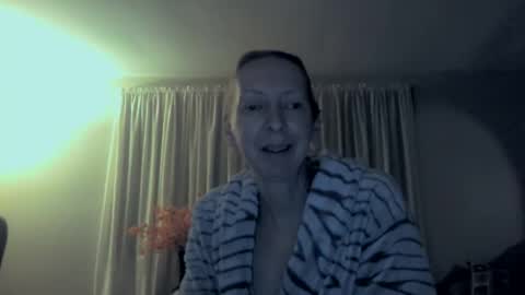 Snapshot of peacelovesexwine chatting on January 5, 2026, 11:19 pm Peace online show from January 5, 2026, 11:19 pm