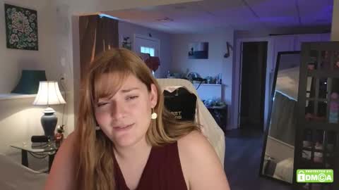   online show from November 3, 2025, 8:43 pm